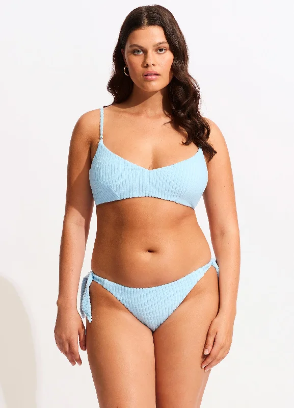 Sports bra with knot shape -Havana Bralette - Powder Blue